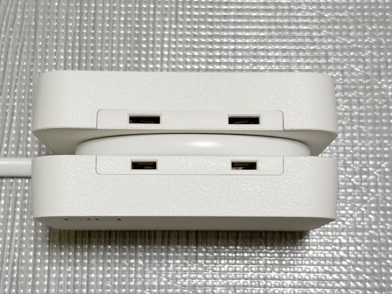 CIO Polaris CUBE Built in CABLEのACコンセント口部分。2口のコンセントを備えている