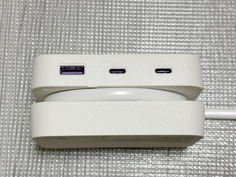 CIO Polaris CUBE Built in CABLEのUSBポート部分。USB-C×2とUSB-A×1を備えている