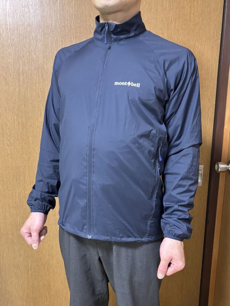 身長162cm・Sサイズ着用時のモンベル U.L.ストレッチ ウインドジャケット(正面)