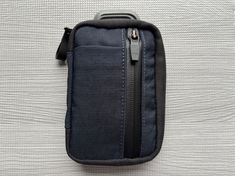 ALPAKA HUB POUCH PRO JAPAN EDITION ネイビー 正面 外観 AXOFLUX素材 シンプリストEDCポーチ