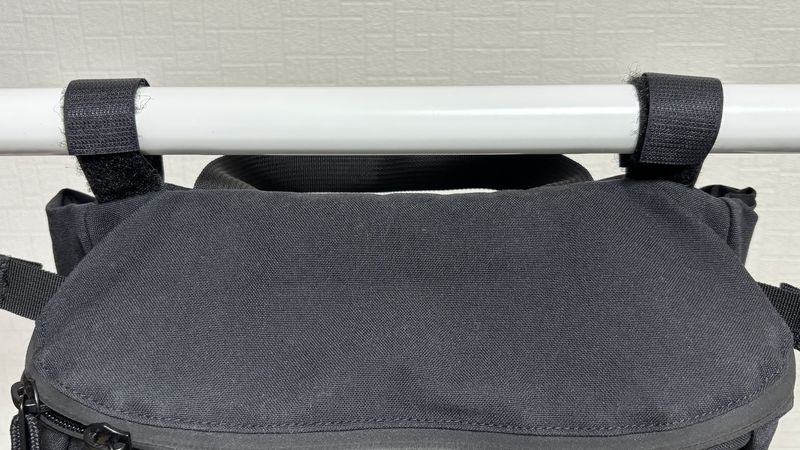 USA製ヒップモンキー(2023年モデル)をハンドルに固定した状態