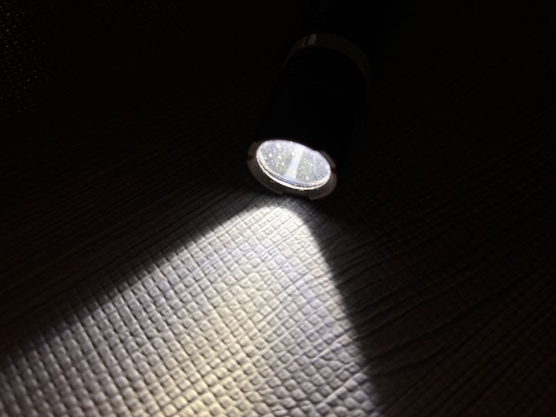 Streamlight 1L-1AA 点灯イメージ