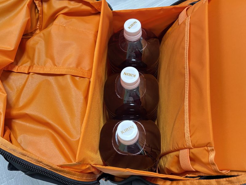 ディストリクト24に2Lペットボトルを収納した状態