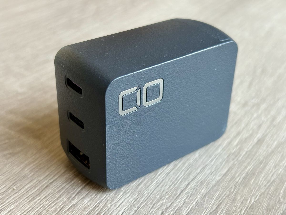 CIO NovaPort TRIOの外観。コンパクトなGaN充電器