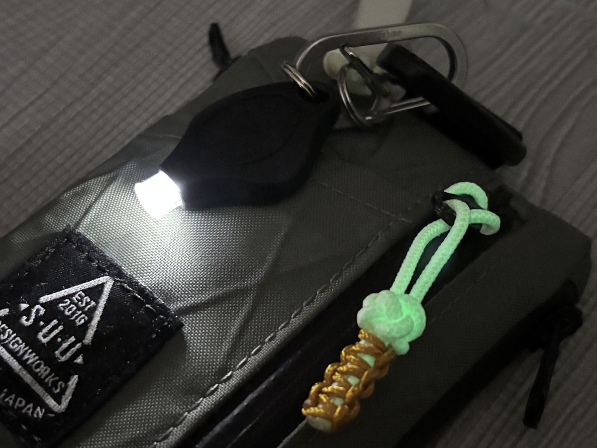 停電時に役立つフォトン フリーダム プラスと蓄光のジッパータブ